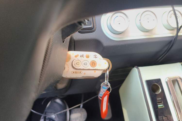 Used Wuling Hongguang MINIEV 2022 Macaron Premium Model – Lithium Iron Phosphate