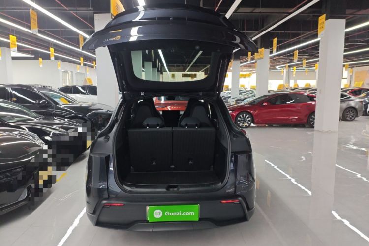 Used Tesla Model Y L 2025 Long-Range All-Wheel-Drive Version