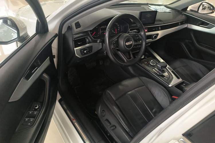 Used Audi A4L 2017 Plus 40 TFSI Fashion Model
