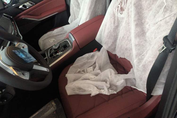 Used BMW X5 2023 xDrive 30Li Luxury M Sport Package
