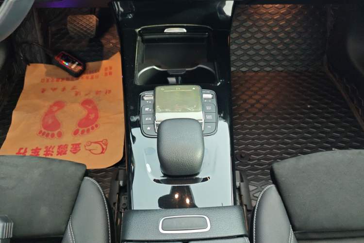 Used Mercedes-Benz A-Class 2020 Restyled A 200 L Sport Sedan Fashion Version
