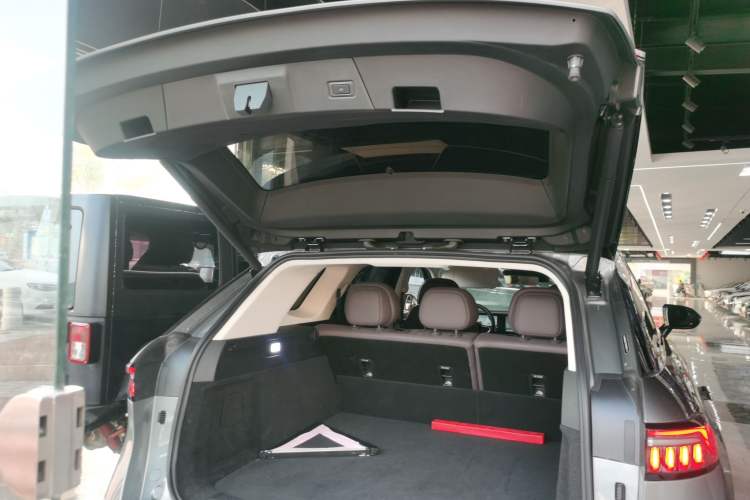 Used Chery Tiggo 9 C-DM 2025 1.5T 106KM Ultra-Comfort Edition 5 Seats Lithium-NMC
