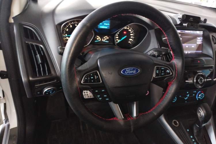 Used Ford Focus 2015 Hatchback 1.6L Automatic Comfort Model
