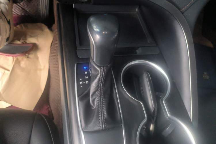 Used Toyota Camry 2021 2.0G Luxury Edition
