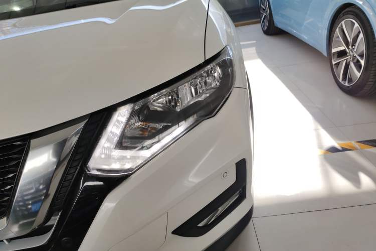 Used Nissan X-Trail 2019 2.5L CVT Smart Connect Luxury Edition 4WD
