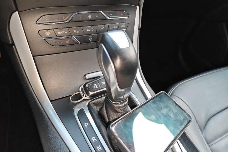 Used Ford Edge 2016 EcoBoost 245 Two-Wheel-Drive Titanium 7-Seater