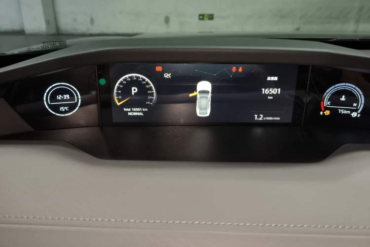 Used Changan UNI-V 2022 1.5T Prestige Version
