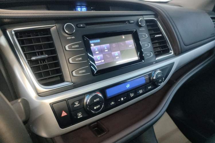 Used Toyota Highlander 2018 2.0T Four-Wheel Drive Luxury Edition 7 Seats China V Emission Standard
