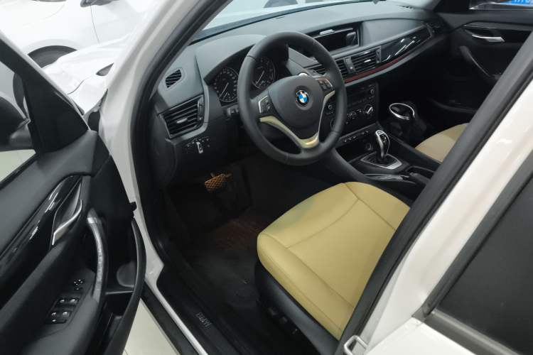 Used BMW X1 2015 sDrive18i Fashion Upgrade Edition
