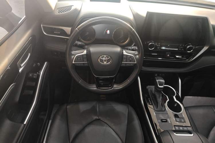 Used Toyota Highlander 2022 Dual-Engine 2.5L Four-Wheel Drive Prestige Version 7 Seats