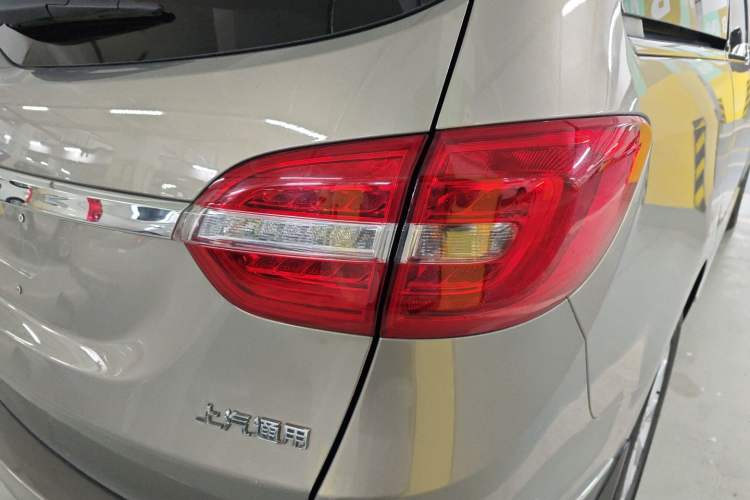 Used Buick GL8 2018 28T Luxury Model China VI Standard