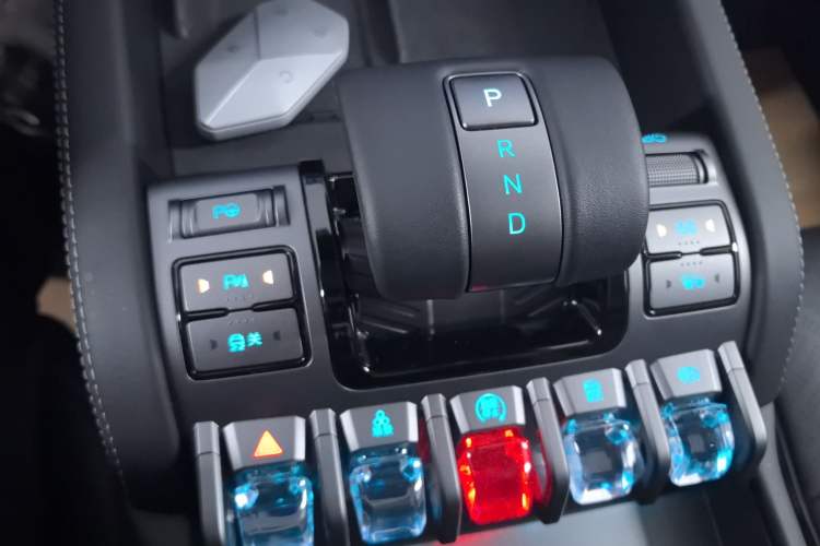 Used Formula Leopard Titanium 3 2025 501 km All-Wheel Drive Intelligent Driving Max Edition
