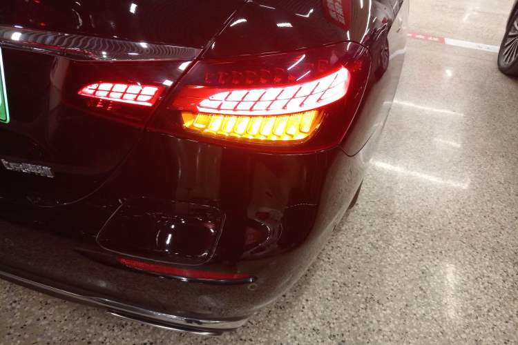 Used Mercedes-Benz E-Class New Energy 2022 Second Facelift E 350 e L Plug-in Hybrid Sedan
