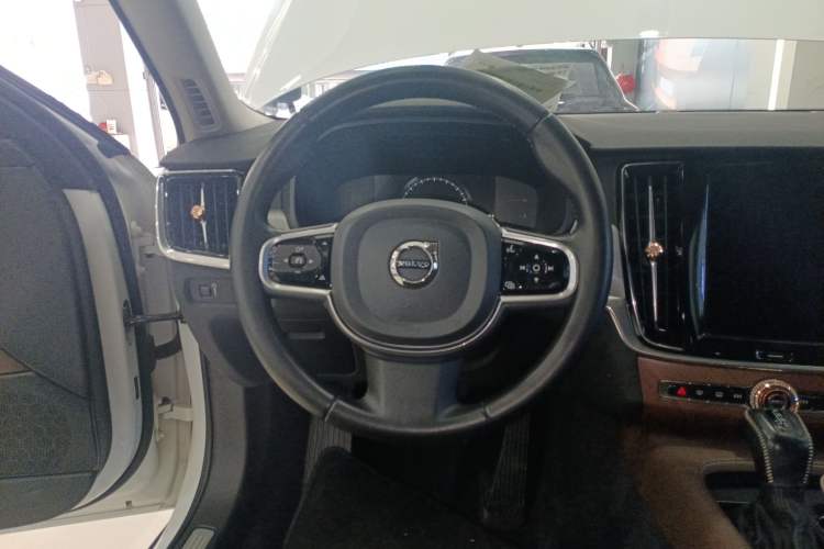 Used Volvo S90 2018 T4 Zhiyi Edition