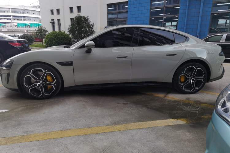 Used  SU7 2024 Rear-Drive Ultra-Long Range Advanced Pro-Level Intelligent Driving Version
