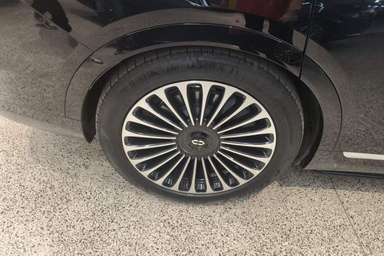 Used Hima AITO M9 2025 Extended-Range Ultra Version 52 kWh 6-Seater
