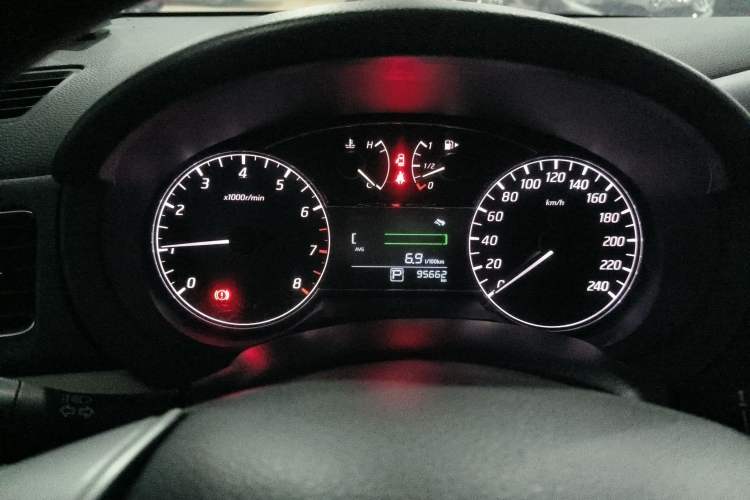 Used Nissan Tiida 2016 1.6L CVT Joyride Edition
