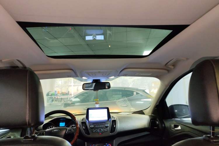 Used Ford Kuga 2018 EcoBoost 180 Two-Wheel-Drive Platinum Edition