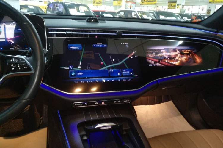 Used Mercedes-Benz E-Class 2024 Facelift E 300 L Luxury Edition
