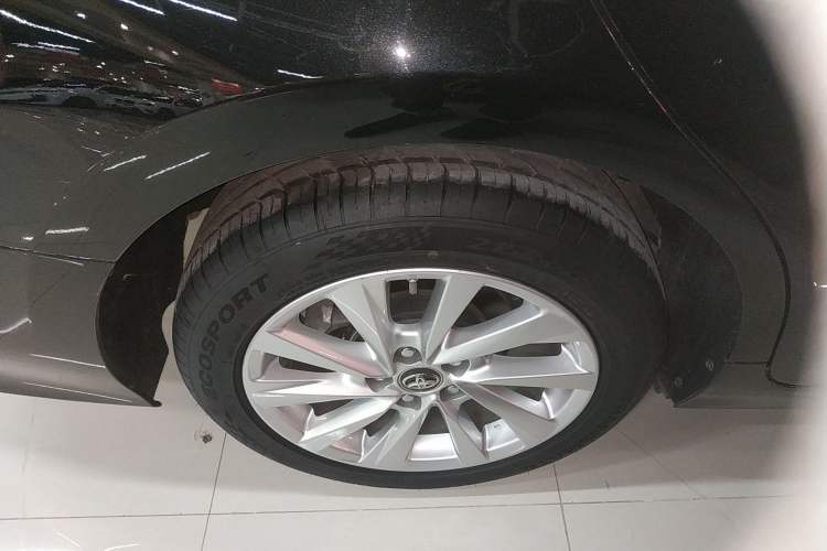 Used Toyota Camry 2021 2.0G Luxury Edition
