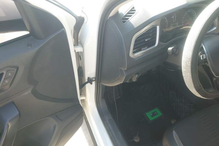 Used Volkswagen T-ROC 2018 280TSI DSG Two-Wheel Drive Advanced Version China V Emission Standard