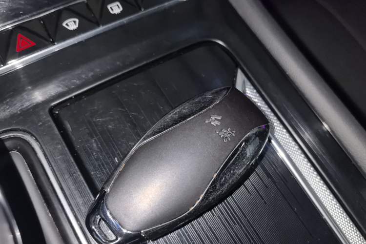 Used Hongqi H5 2023 2.0T Automatic Smart Connect Flagship Edition