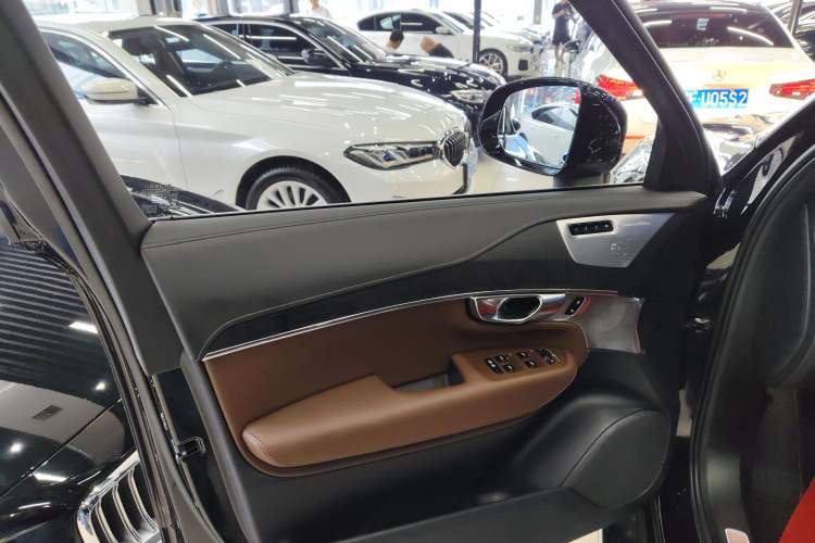 Used Volvo XC90 2022 B6 Zhiya Luxury 7-Seater
