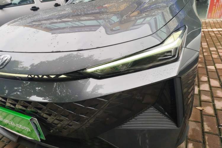 Used Changan UNI-V iDD 2024 Blue Whale Smart Electric iDD 136km Luxury Model
