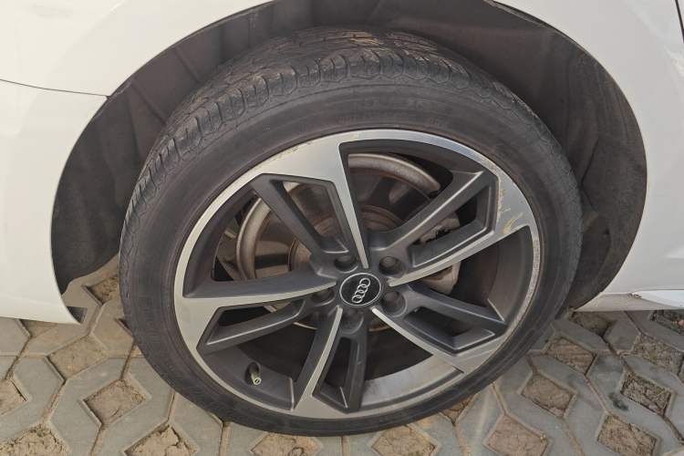 Used Audi A4L 2018 30th Anniversary Edition 40 TFSI Fashion Model
