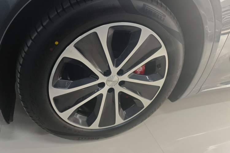 Used Hima Luxeed R7 2024 All-Electric 736 km Ultra
