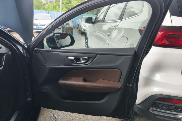 Used Volvo S60 2021 T4 Zhiyi Luxury Edition
