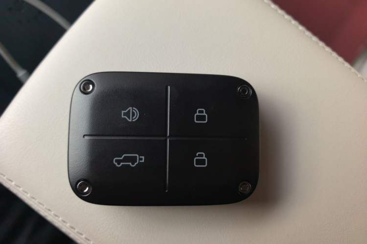 Used  V23 2025 401 Two-Wheel Drive Advanced Edition