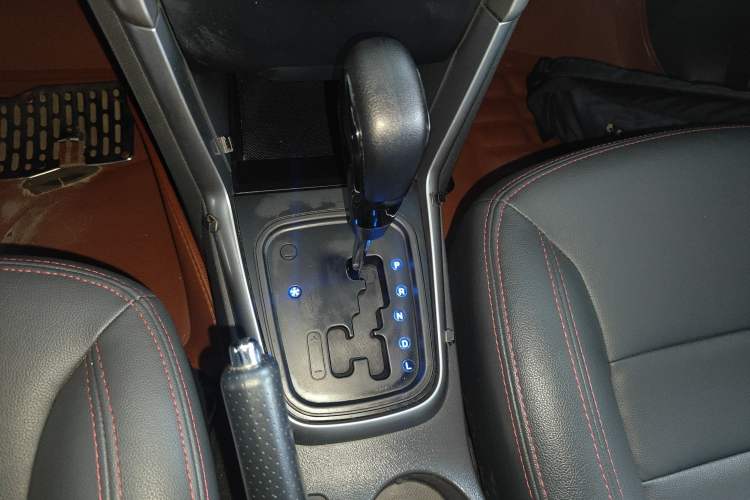 Used Chery Tiggo 3 2015 1.6L CVT ZhiShang Commemorative Edition
