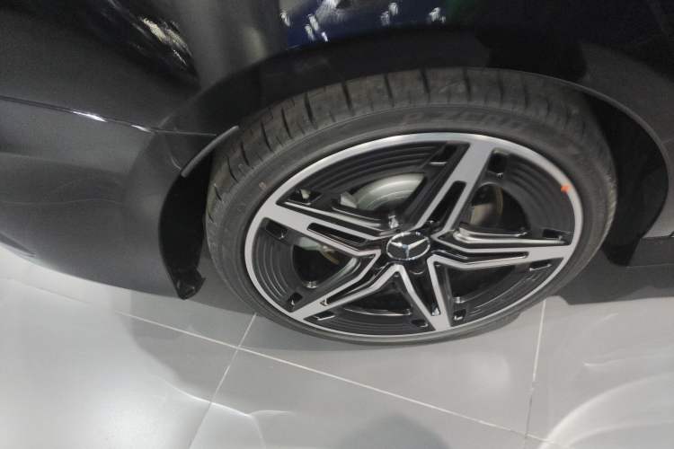 Used Mercedes-Benz A-AMG 2025-Year Restyled AMG A 35 L 4MATIC
