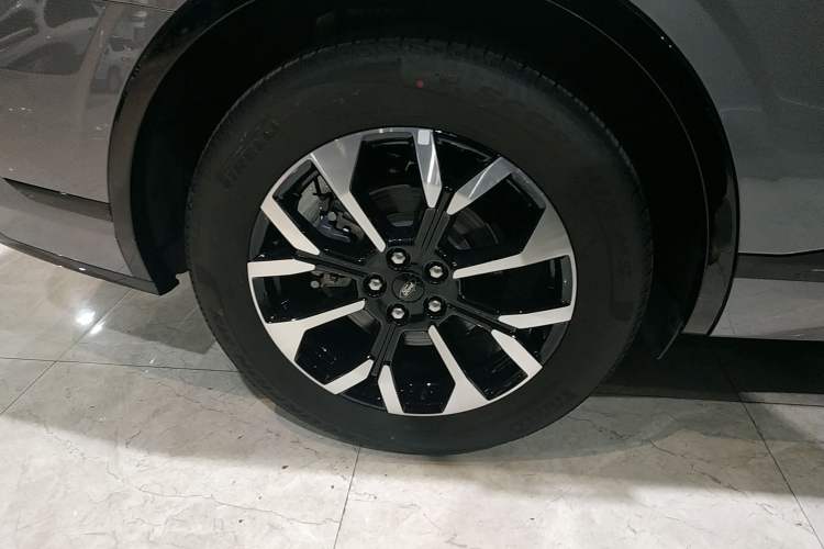 Used Ford Edge 2025 Ford Explorer L 2.0T EcoBoost E-Hybrid Four-Wheel-Drive 7-Seater Supreme Model
