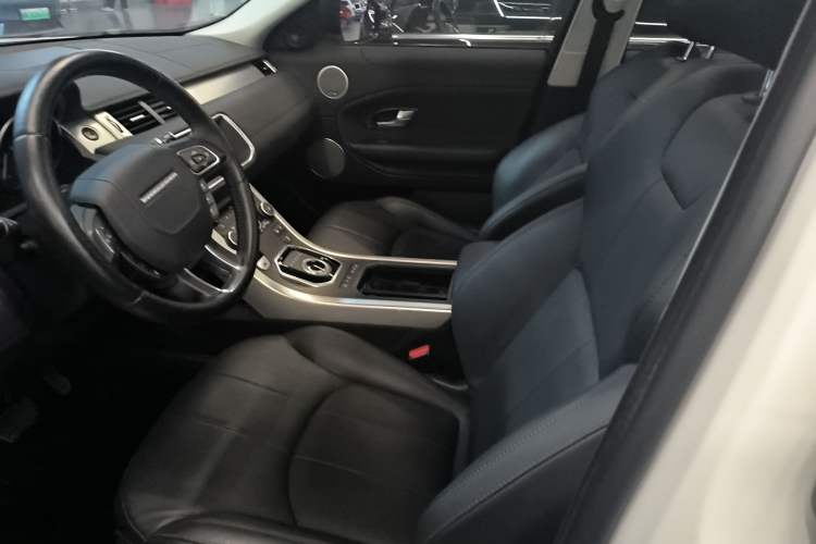 Used Land Rover Range Rover Evoque 2018 240 PS SE Smart Brilliance Edition
