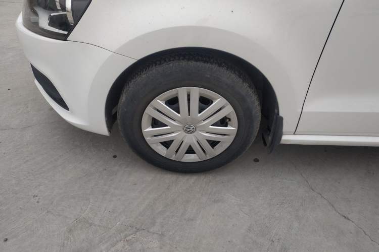 Used Volkswagen Polo 2016 1.4L Manual Fashion Model