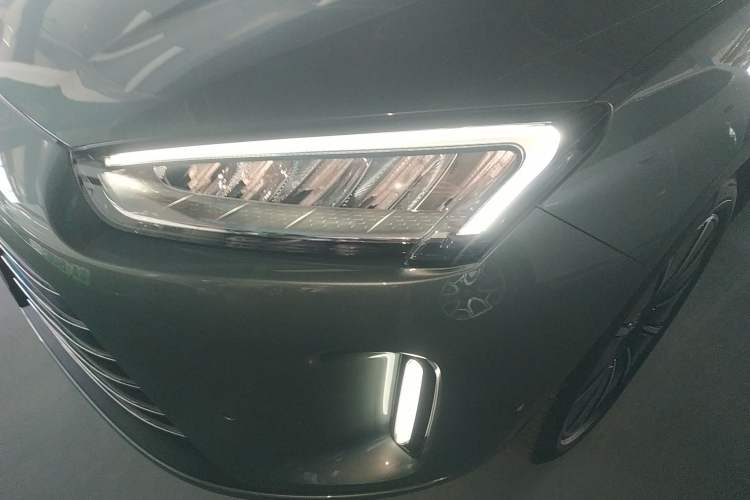 Used Hima AITO M5 2022 Extended-Range Four-Wheel Drive Performance Version
