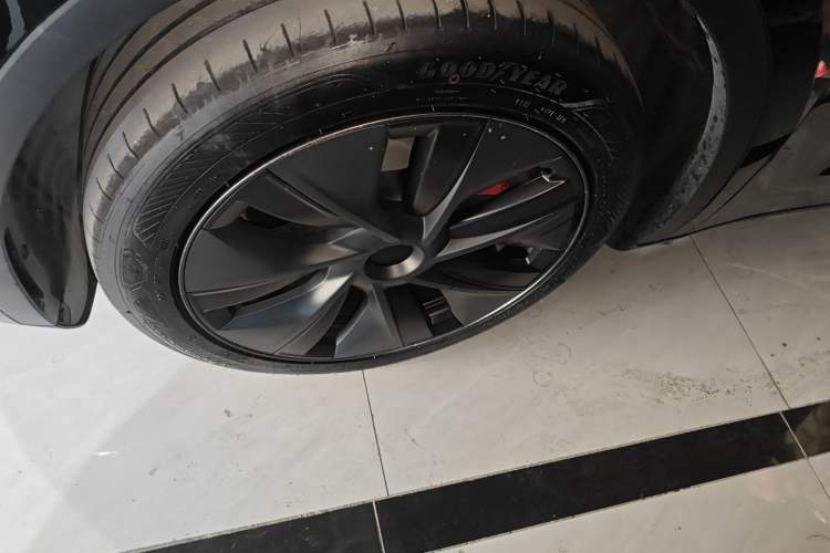 Used Tesla Model Y 2023 Rear-Wheel-Drive Version
