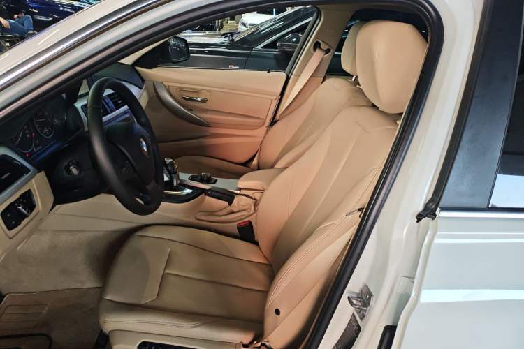 Used BMW 3 Series 2014 320Li Fashion Model
