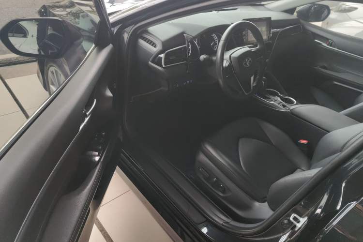 Used Toyota Camry 2022 2.0GVP Premier Edition
