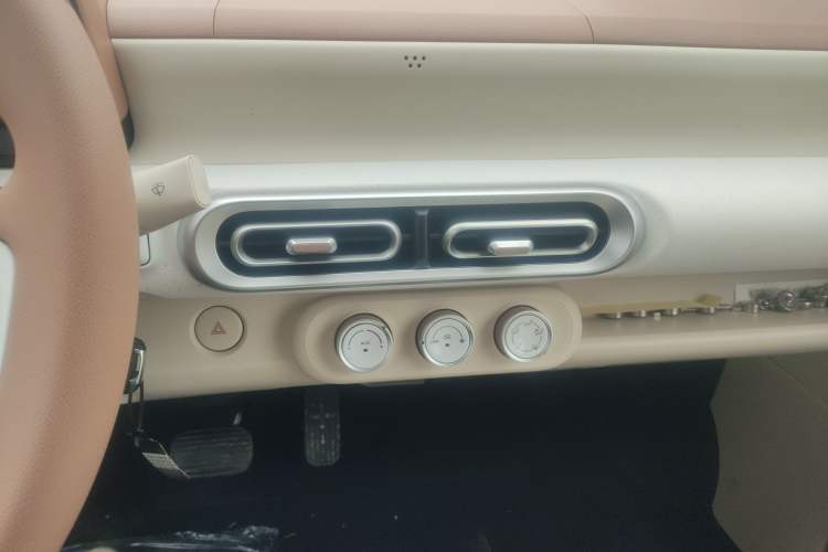 Used Wuling Hongguang MINIEV 2024 3rd Generation 215km Youth Edition
