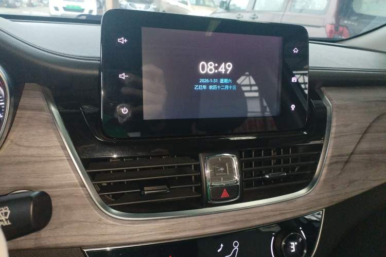 Used Baojun 730 2017 1.5T DCT Flagship Model 7 Seats China V Emission Standard