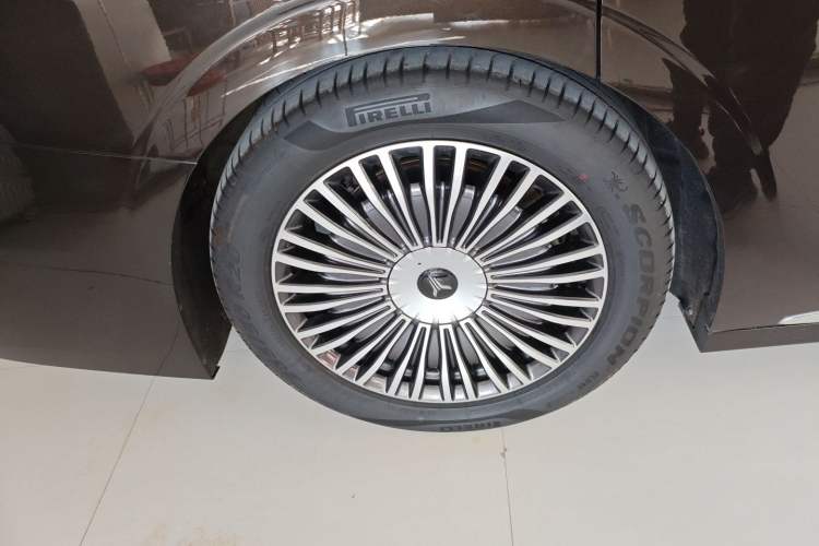 Used VOYAH Dream 2025 PHEV Four-Wheel-Drive Flagship Kunpeng Edition
