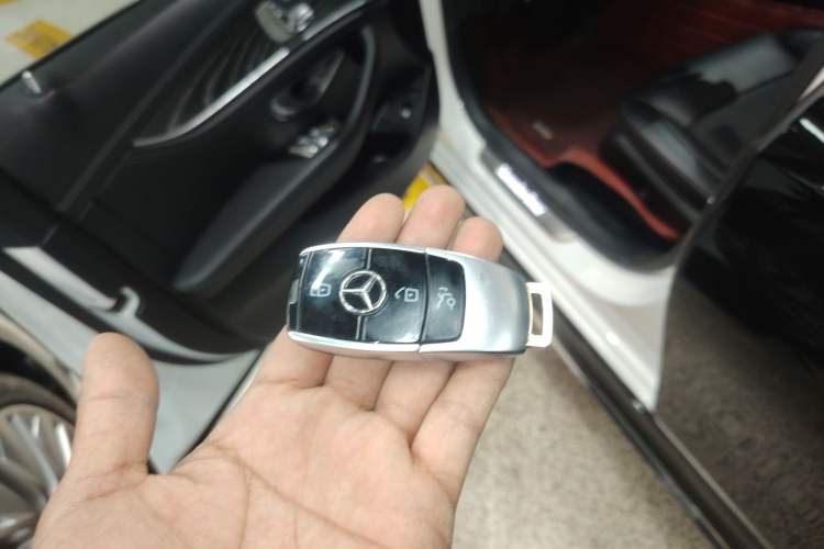 Used Mercedes-Benz E-Class 2021 Restyled E 300 L Sporty and Stylish Edition
