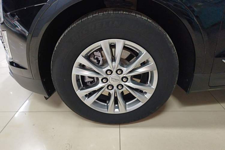 Used Cadillac XT5 2022 2.0T Two-Wheel Drive Luxury Version