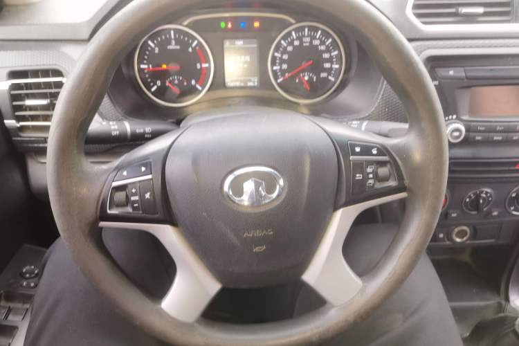 Used Great Wall Wingle 5 2017 2.0T European Version Diesel Two-Wheel Drive Advanced Large Double-Cab GW4D20E