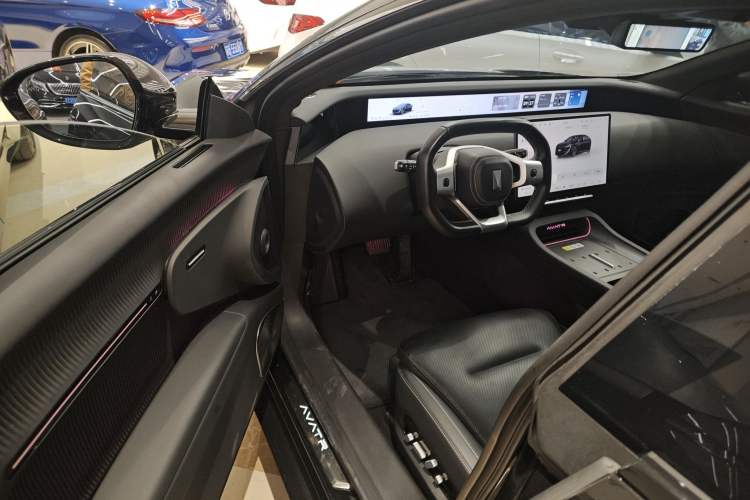 Used  12 2025 Ultra Extended-Range Edition