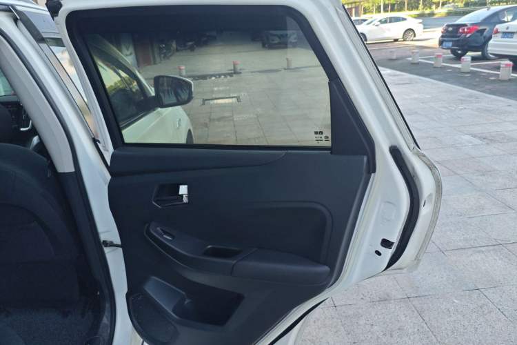 Used Venucia T70 2015 2.0L CVT Smart Choice Edition