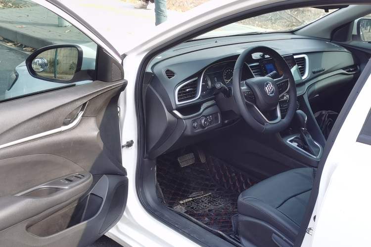 Used Buick GT 2018 18T Automatic Elite Model
